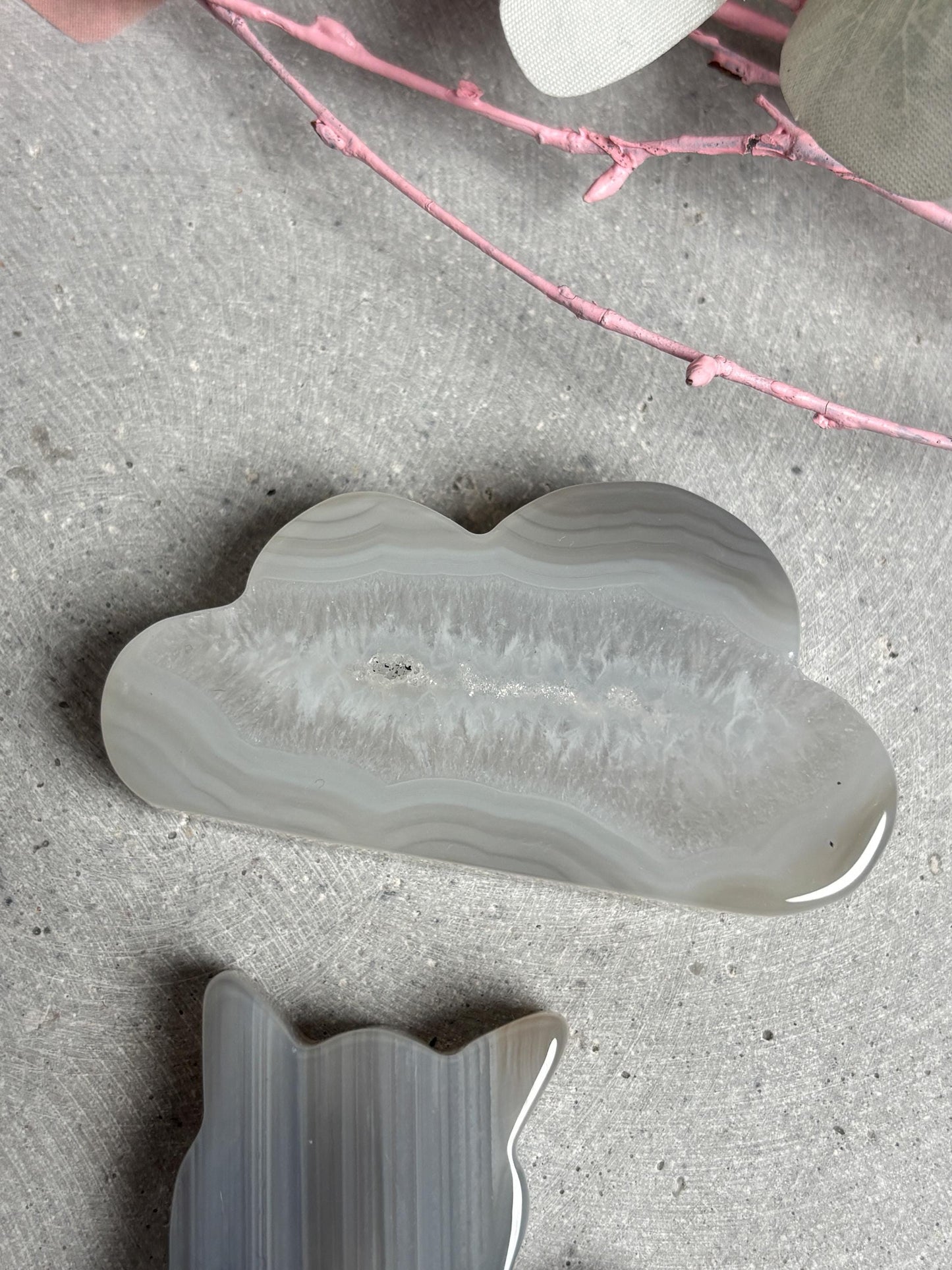 Achat Deko Wolke oder Katze polierter Naturstein Kristallfigur mit Bänderung ca. 5,36,3 cm