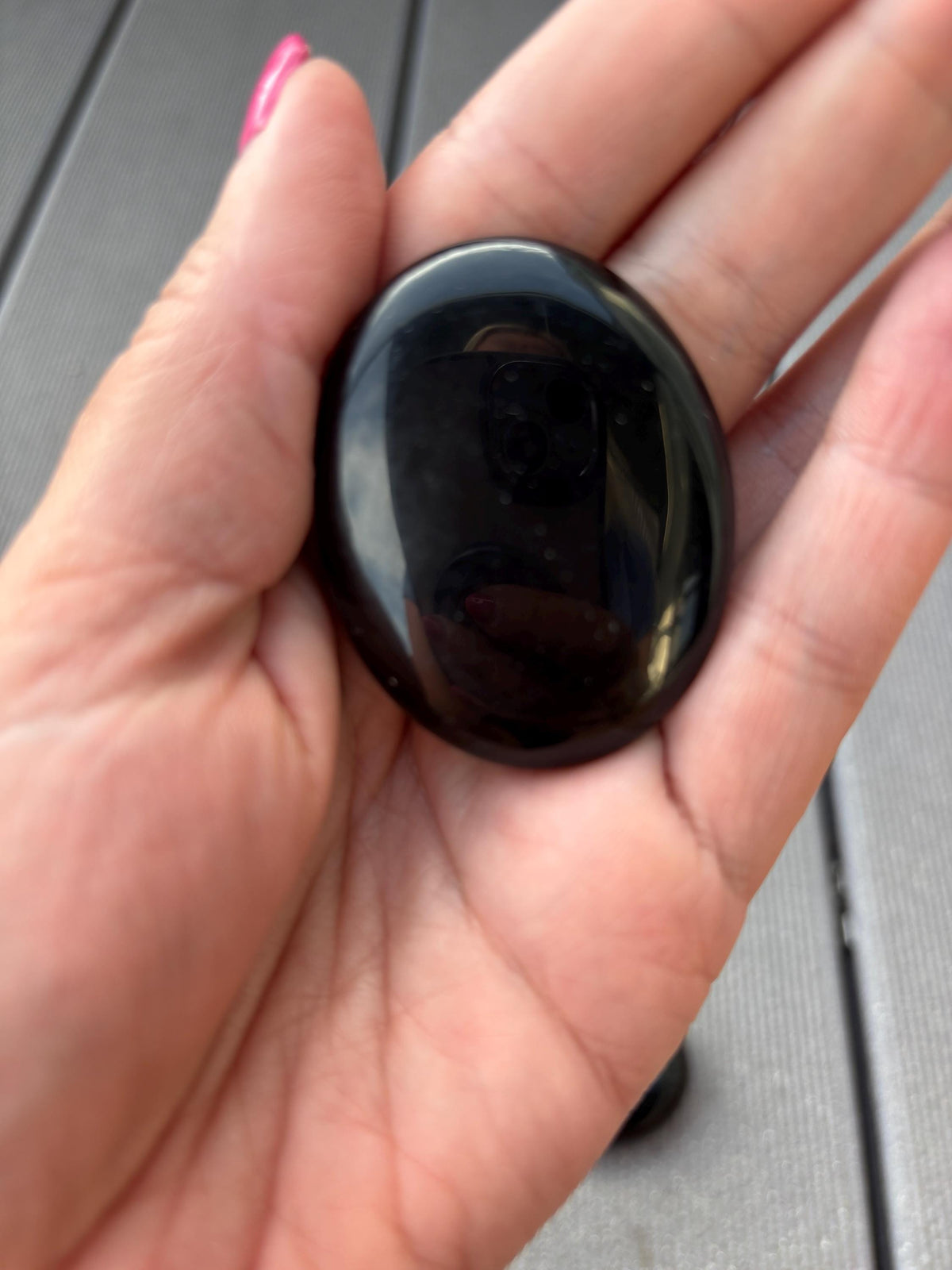 Obsidian Handstein ca. 4,7 × 3,7 cm polierter Handschmeichler Taschenstein schwarzer Edelstein Naturstein