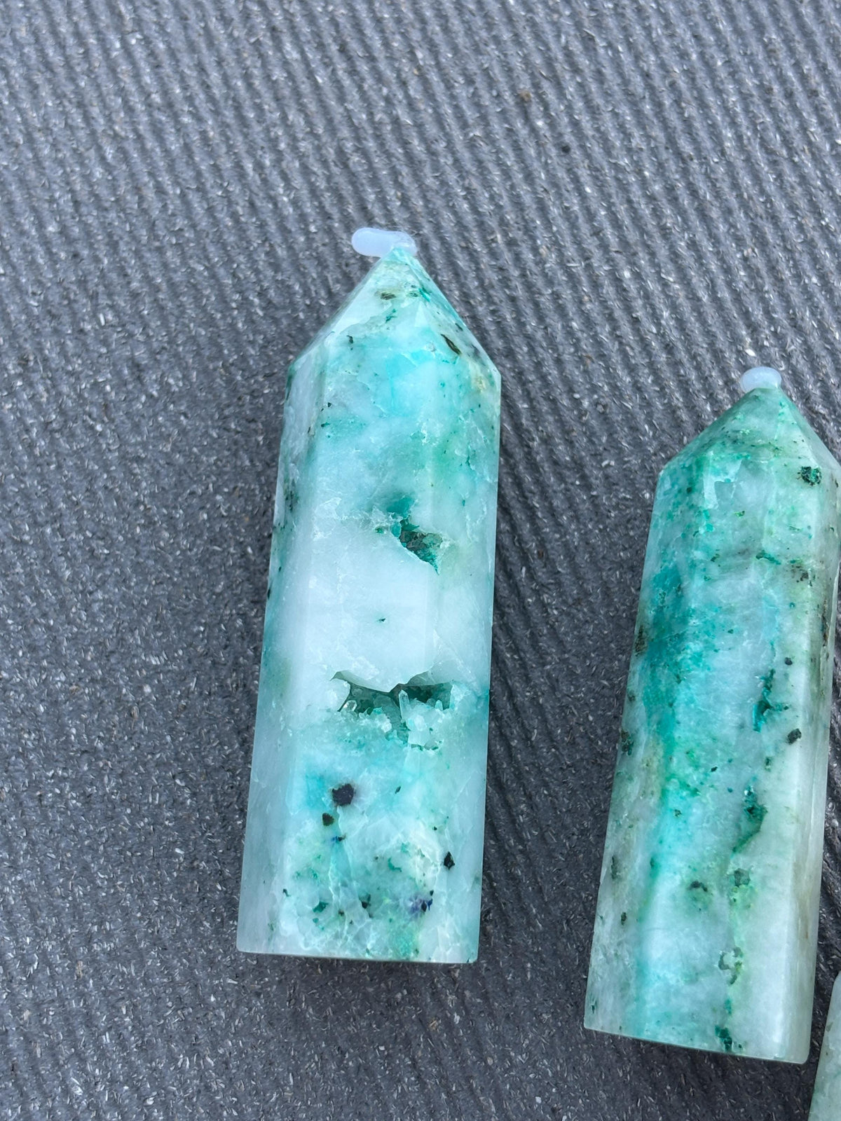 Phönix Stein Turm ca. 78,3 cm Edelstein Spitze blaugrün poliert Kristall Deko Naturstein Unikat