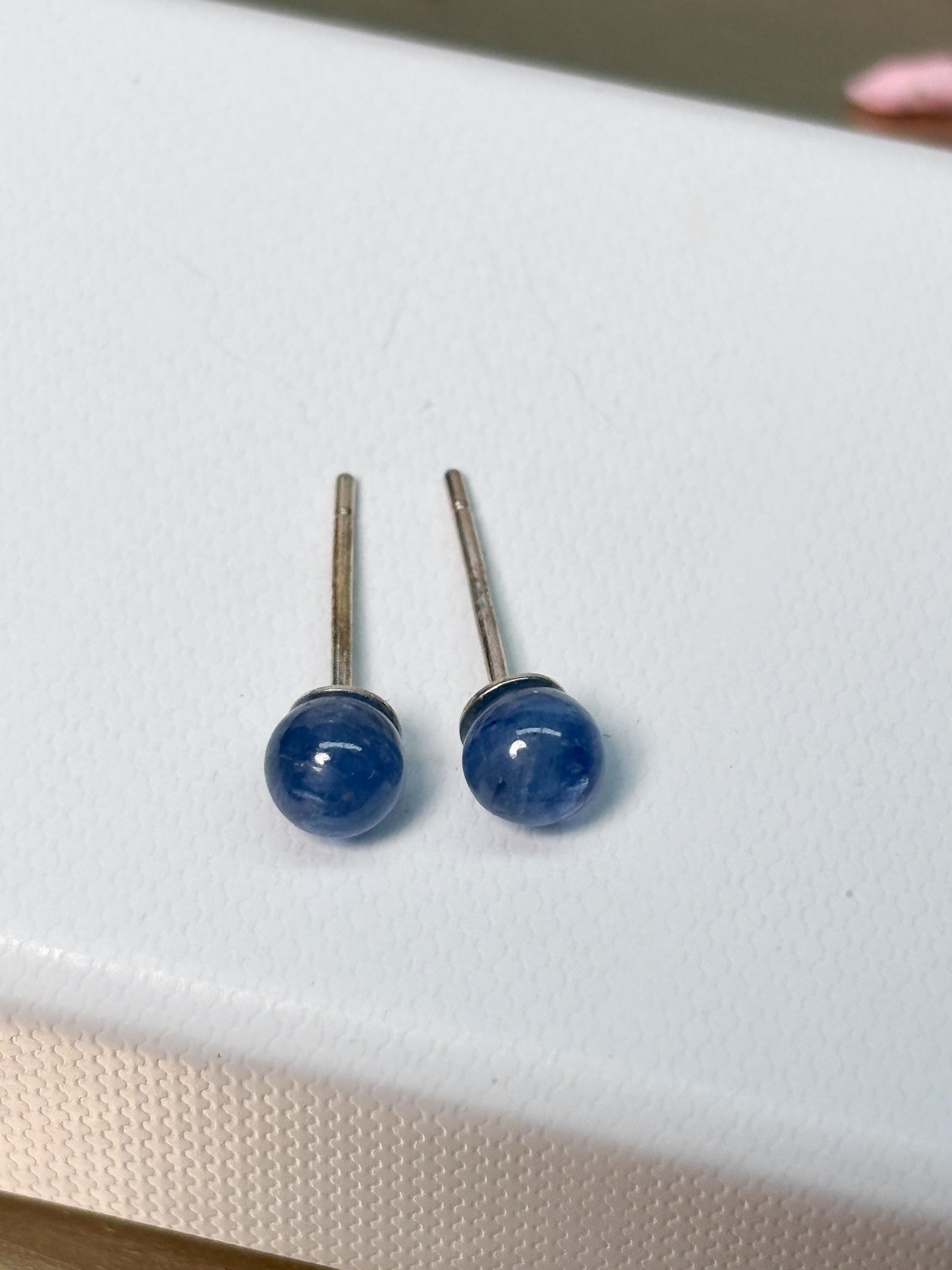 Kyanit Perlen Ohrstecker 5 mm 925 Silber Edelstein blau