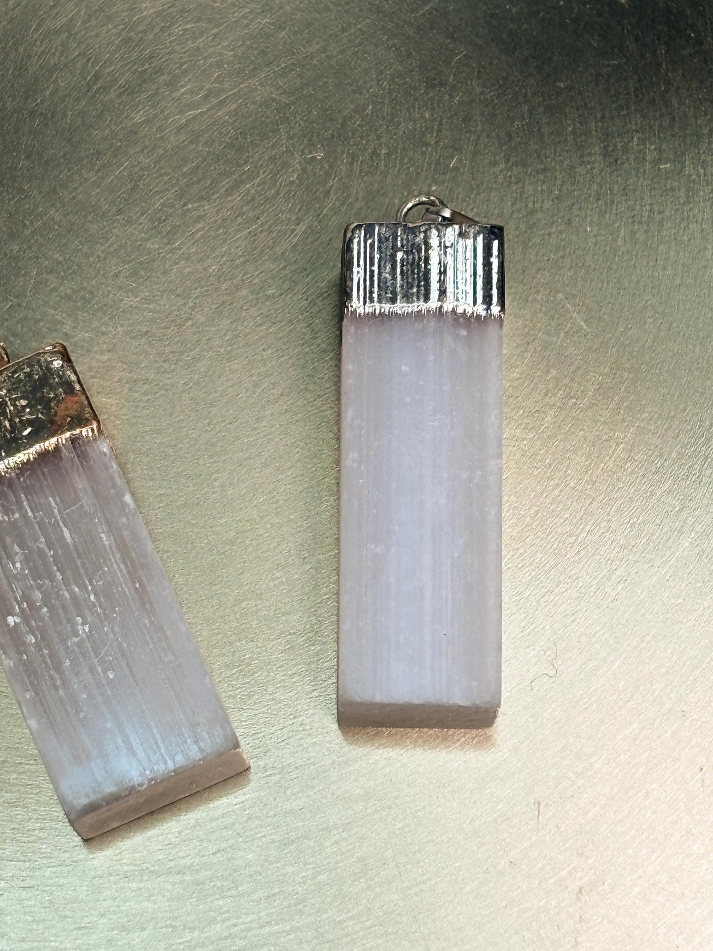 Selenit Kettenanhänger Stab Naturstein weiß Gold Silber