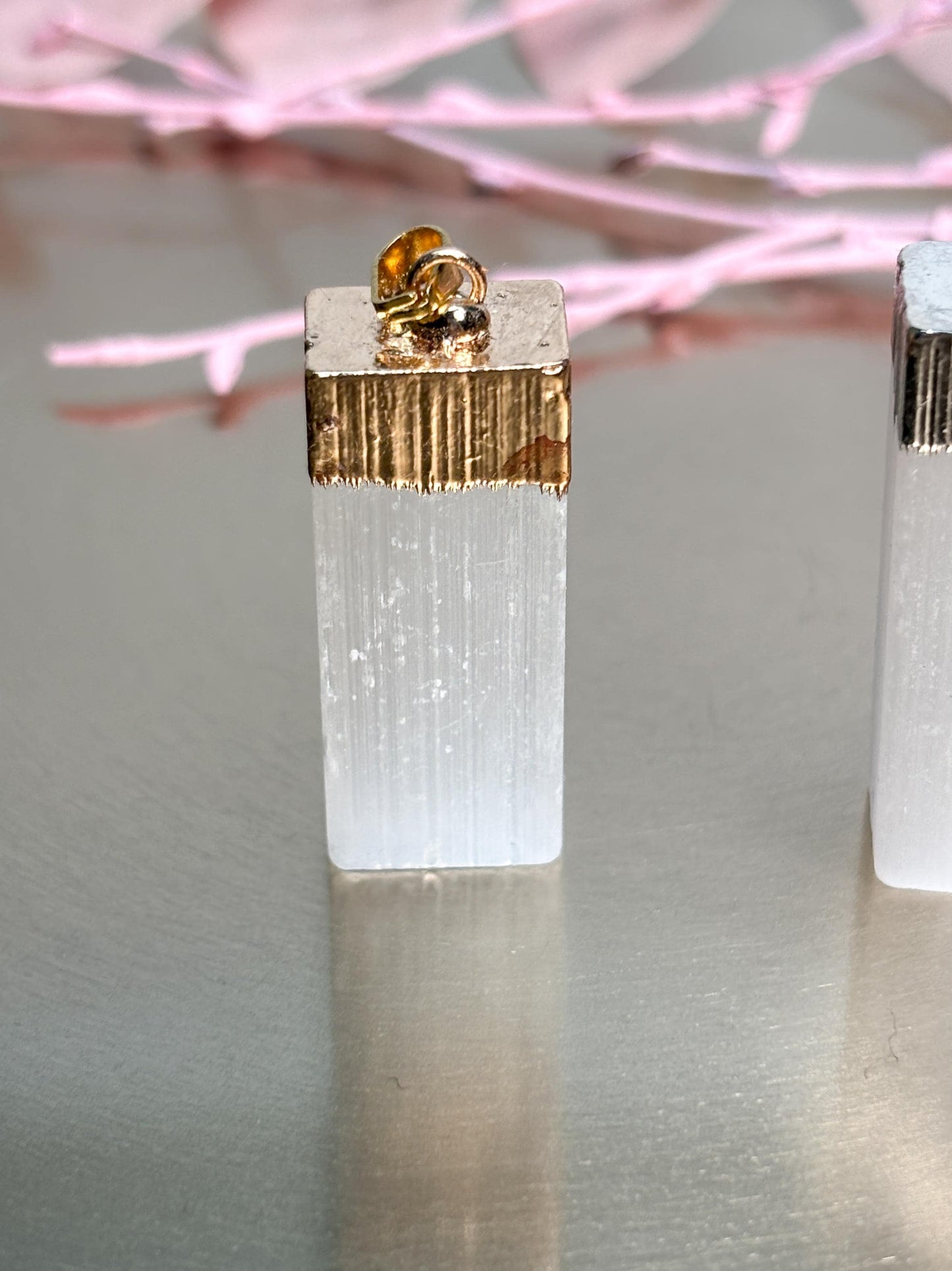 Selenit Kettenanhänger Stab Naturstein weiß Gold Silber