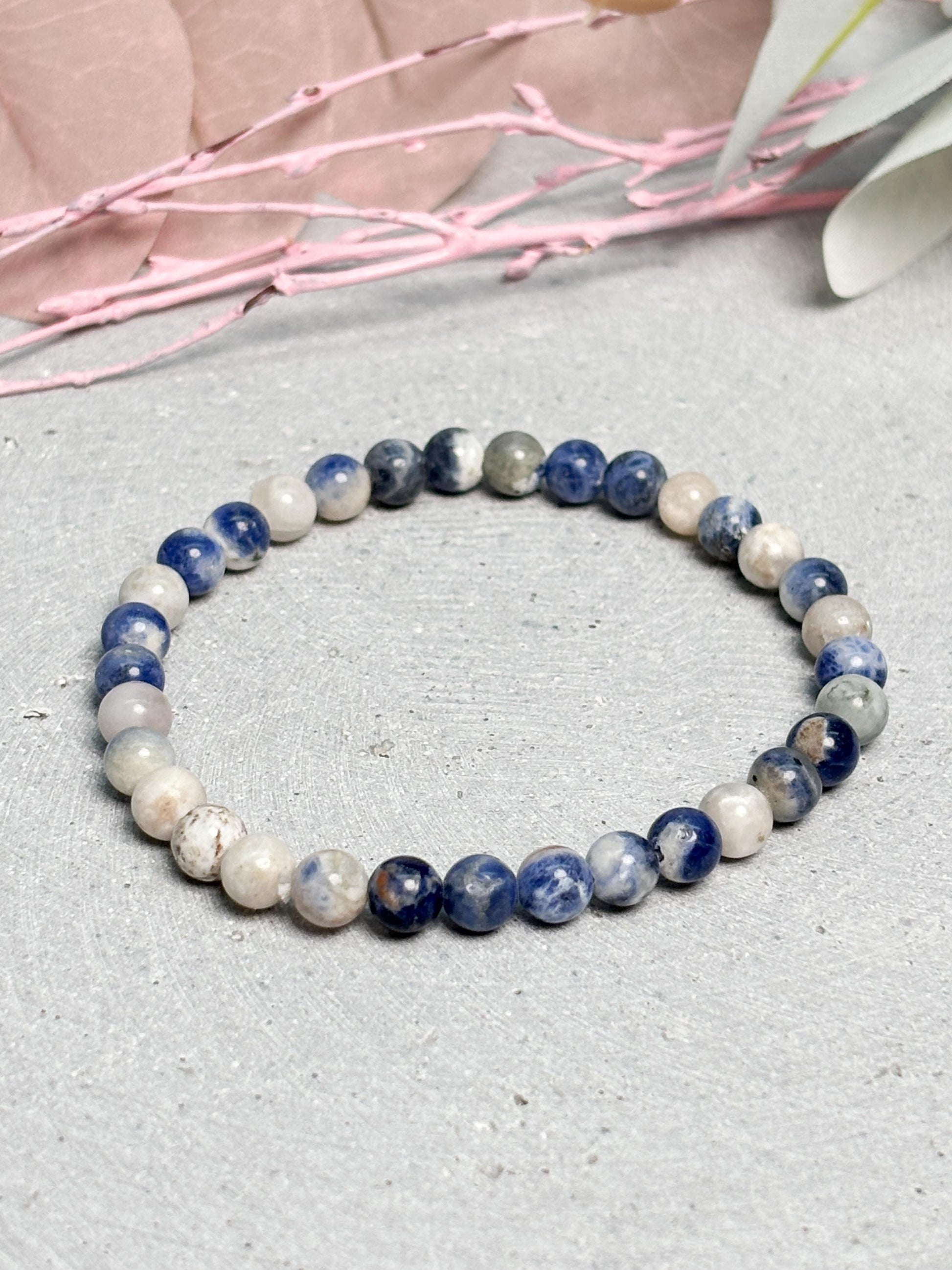 Sodalith Armband 6 mm elastisch blau weiß Naturstein