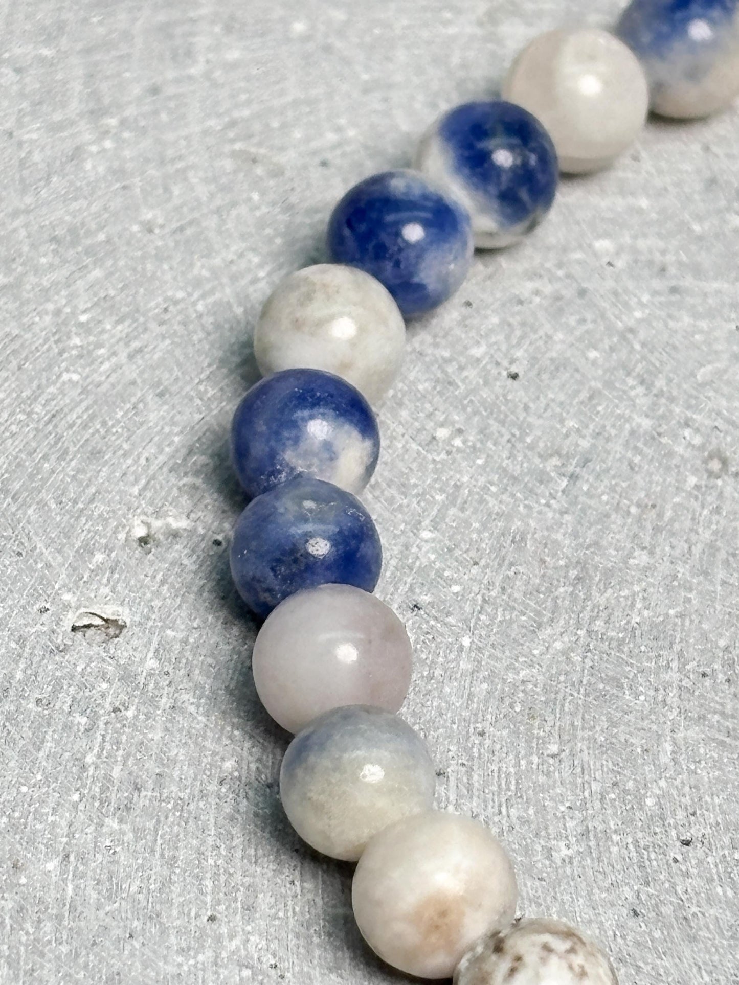 Sodalith Armband 6 mm elastisch blau weiß Naturstein