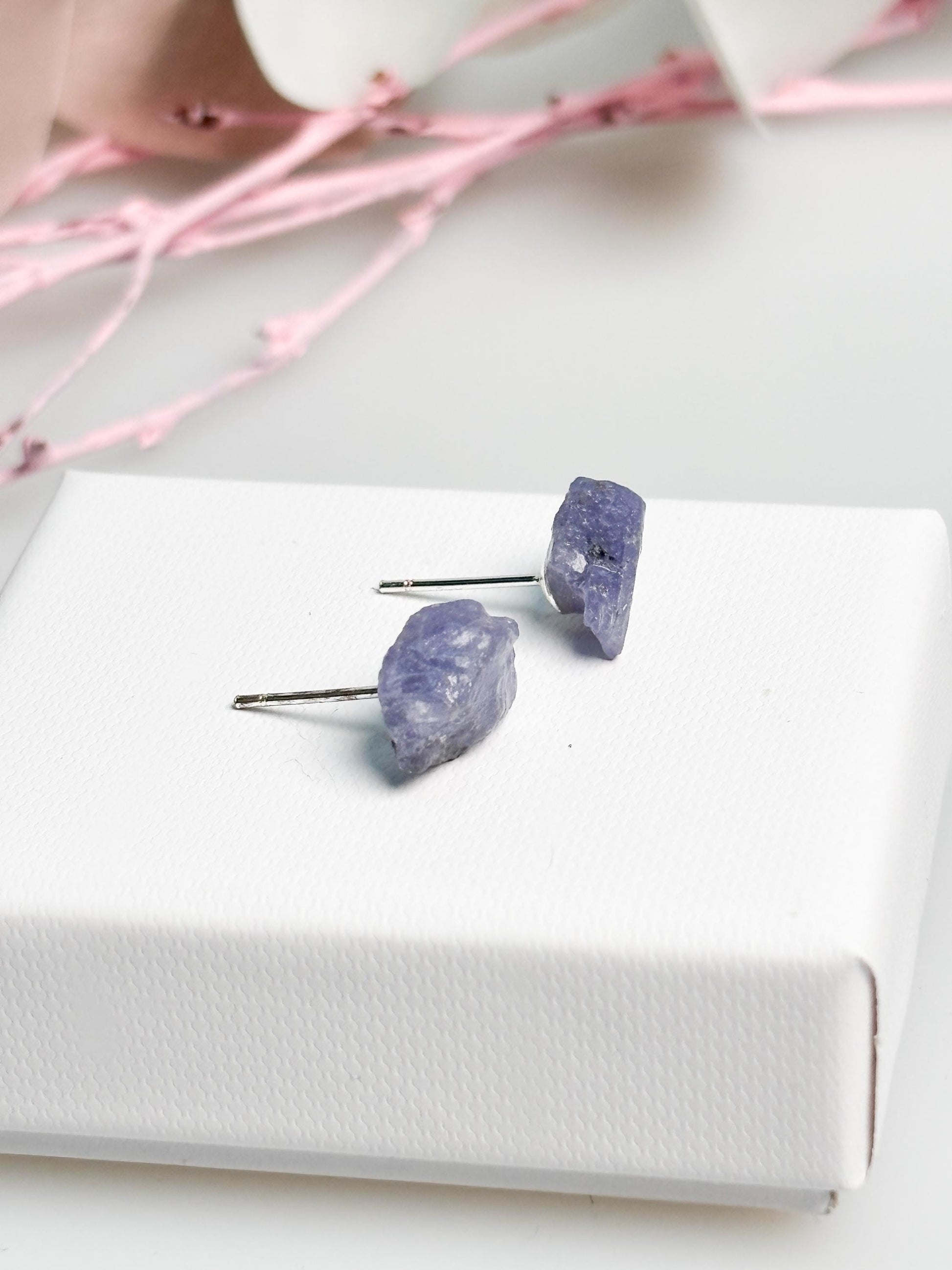 Tansanit Ohrstecker Rohstein 925 Silber Naturstein Ohrringe blau