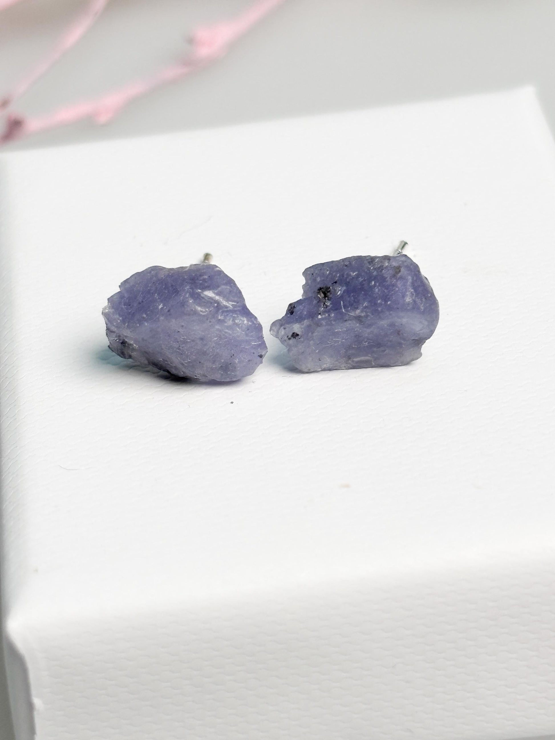 Tansanit Ohrstecker Rohstein 925 Silber Naturstein Ohrringe blau